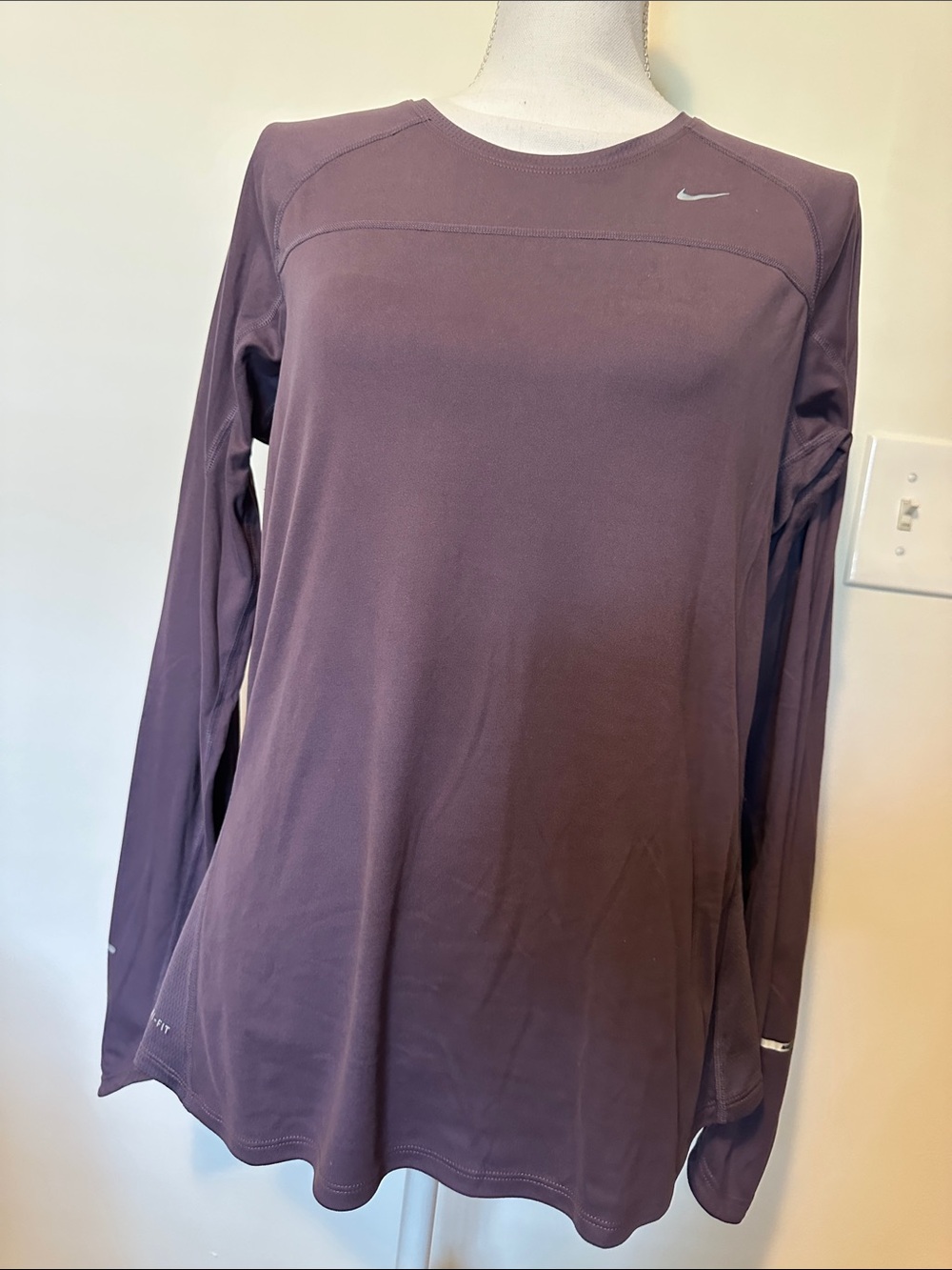 Nike Women’s Long-Sleeve Fri fit running top purple XL